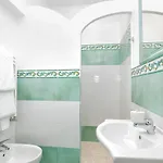 Oda ve Kahvaltı O' Lattariello 4*