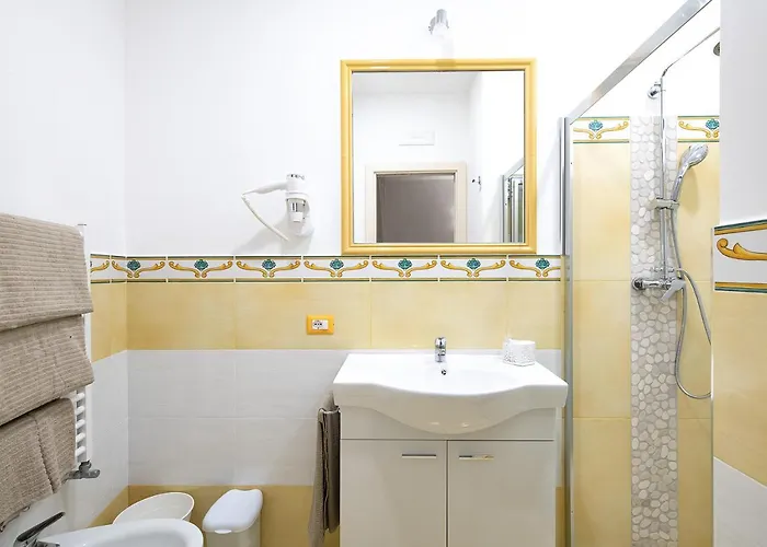 Oda ve Kahvaltı O' Lattariello 4*